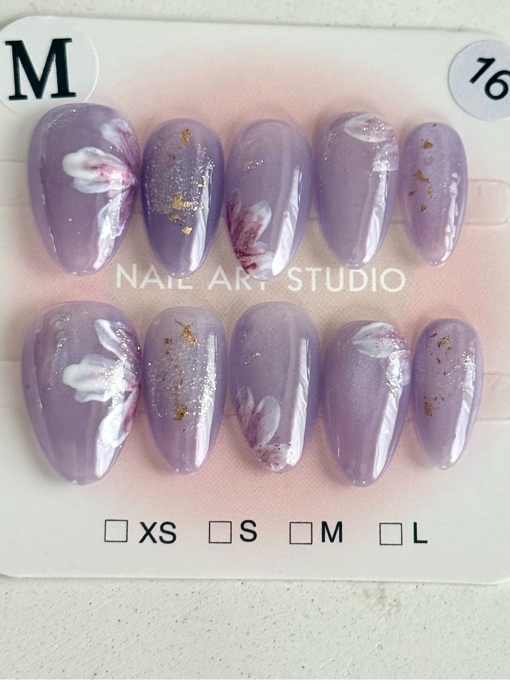 Handmade Lavender Floral Press-On Nail Set - Short Almond Size M
